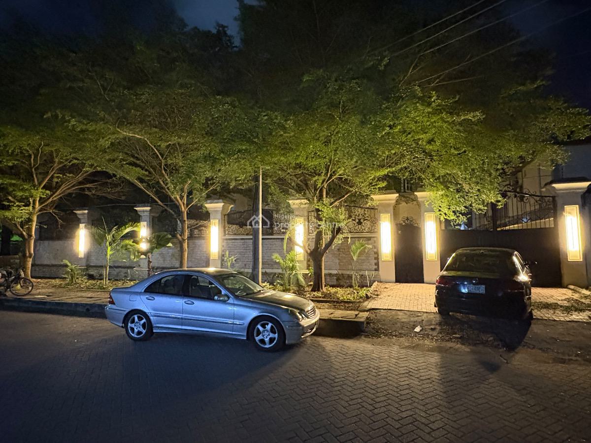 Newly Renovated 3 Bedroom, Off Admiralty Way, Lekki, Lagos, Flat / Apartment for Rent