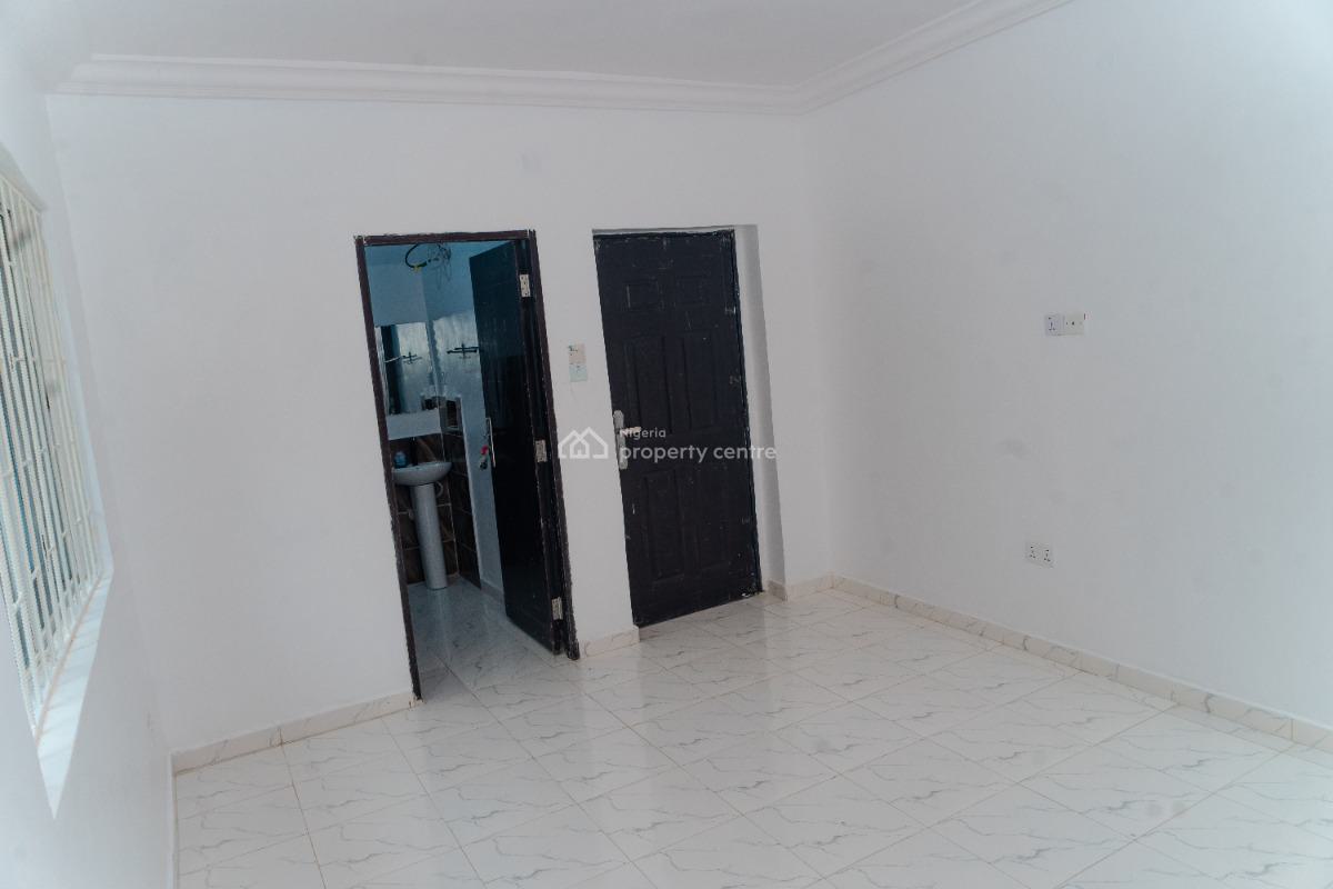 Spacious 254sqm Luxury 3 Bedroom Apartment, 81 Dele Orisabiyi Street, Ago Palace, Isolo, Lagos, Flat / Apartment for Rent