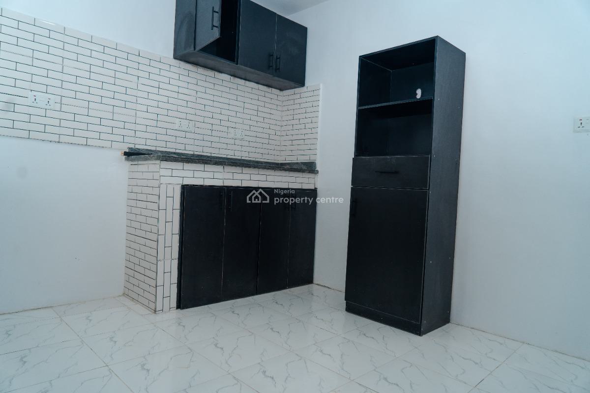 Spacious 254sqm Luxury 3 Bedroom Apartment, 81 Dele Orisabiyi Street, Ago Palace, Isolo, Lagos, Flat / Apartment for Rent