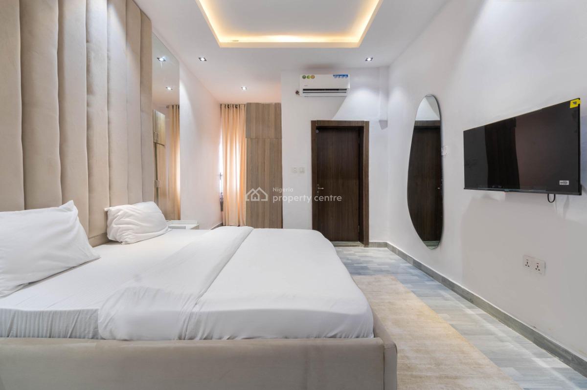Beautiful and Luxury 1 Bedroom Apartment with Ps5, Snooker, Lekki Phase 1, Lekki, Lagos, Flat / Apartment Short Let