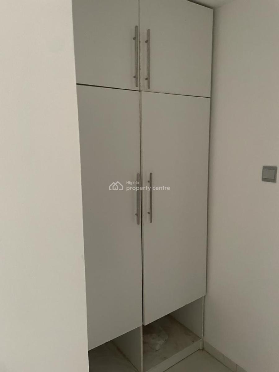 Newly Renovated 3 Bedroom En-suite Serviced Flat, Ikate, Lekki, Lagos, Flat / Apartment for Rent