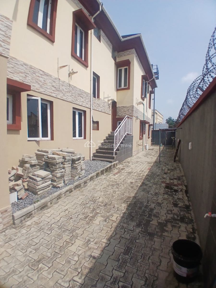 Perfect 3 Bedroom Flat, Abraham Adesanya, Ajah, Lekki Phase 2, Lekki, Lagos, Flat / Apartment for Rent