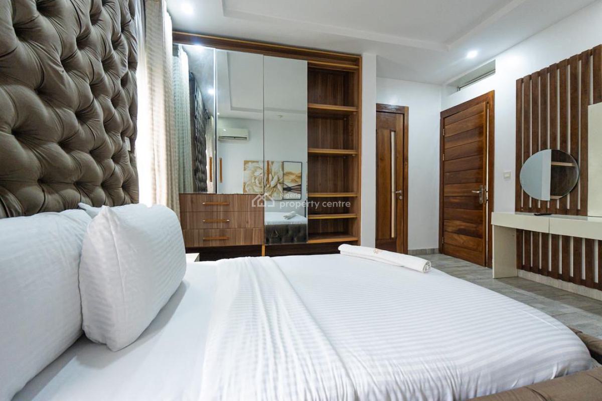 Well-appointed 3 Bedroom with Modern Comfort Available, Lekki Phase 1, Lekki, Lagos, Flat / Apartment Short Let