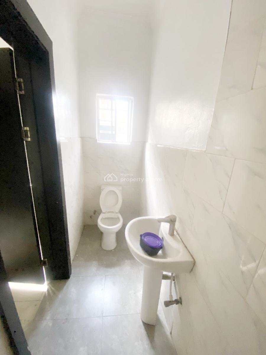 a Well Maintained Spacious 4 Bedroom Semi Detached Duplex, Gra Phase 1, Magodo, Lagos, Semi-detached Duplex for Rent