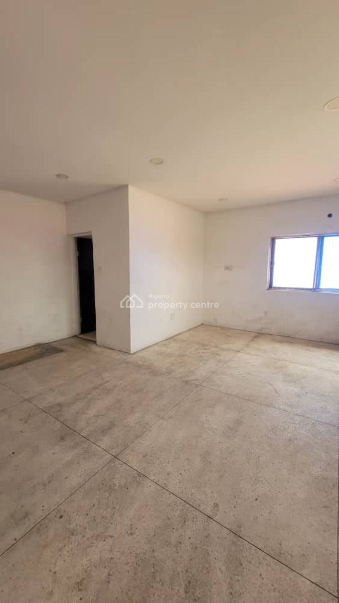 Well Maintained Large Open Plan Office Space of 150sqm with 3toilets, Alonge Ogudu Road Opp Polaris Bank, Ogudu, Lagos, Office Space for Rent