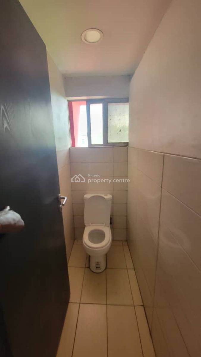 Well Maintained Large Open Plan Office Space of 150sqm with 3toilets, Alonge Ogudu Road Opp Polaris Bank, Ogudu, Lagos, Office Space for Rent