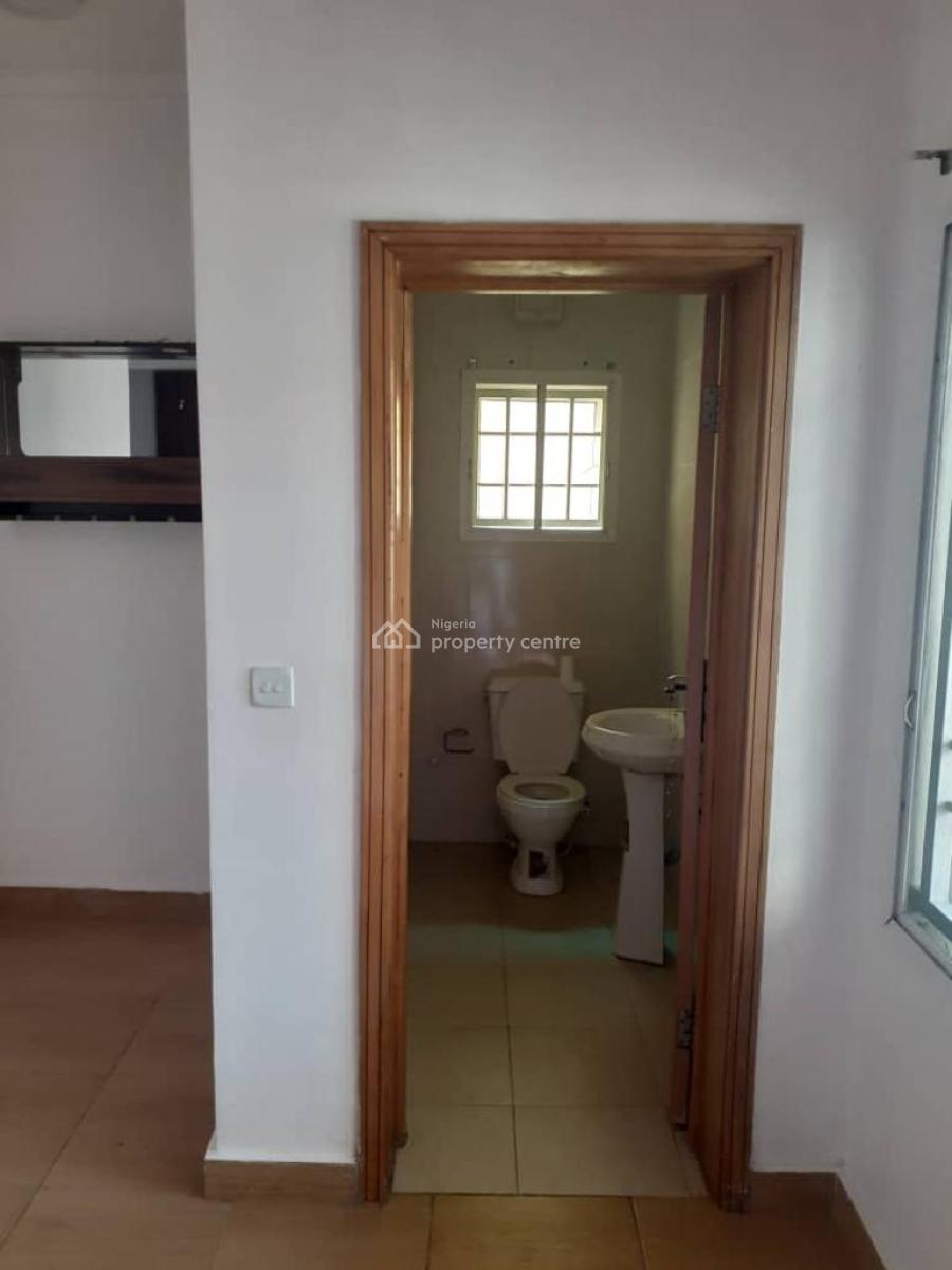 Ground Flat 3 Bedrooms Flat, U3 Estate, Lekki Phase 1, Lekki, Lagos, Flat / Apartment for Rent