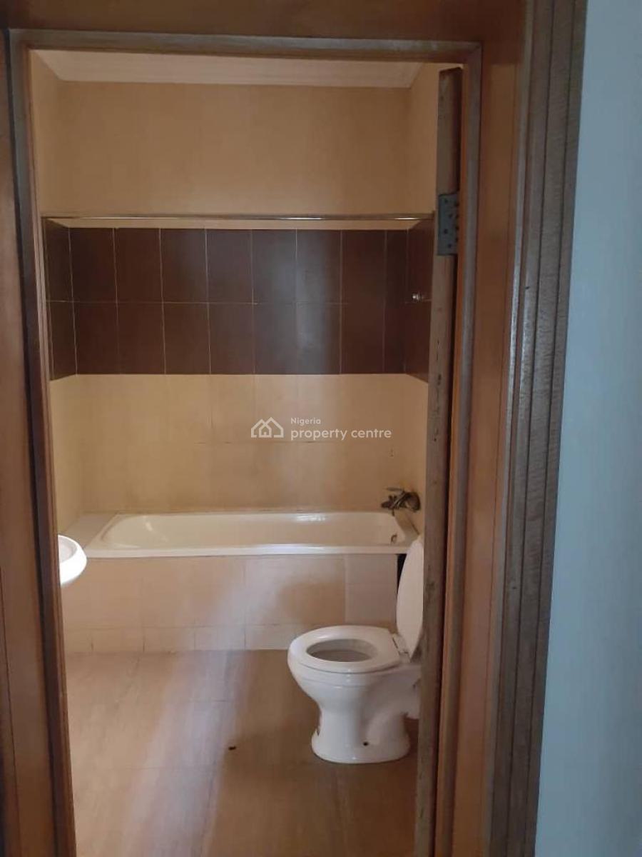 Ground Flat 3 Bedrooms Flat, U3 Estate, Lekki Phase 1, Lekki, Lagos, Flat / Apartment for Rent