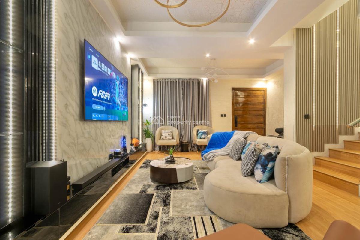 Exquisite 3 Bedroom Apartment, Off Admiralty Way, Lekki Phase 1, Lekki, Lagos, Flat / Apartment Short Let