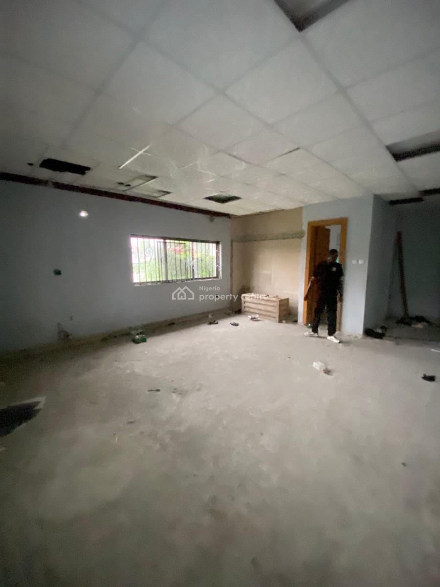 Executive Commercial Very Spacious Well Built 5 Bedroom with Bq, Lekki Phase 1, Lekki, Lagos, Commercial Property for Rent
