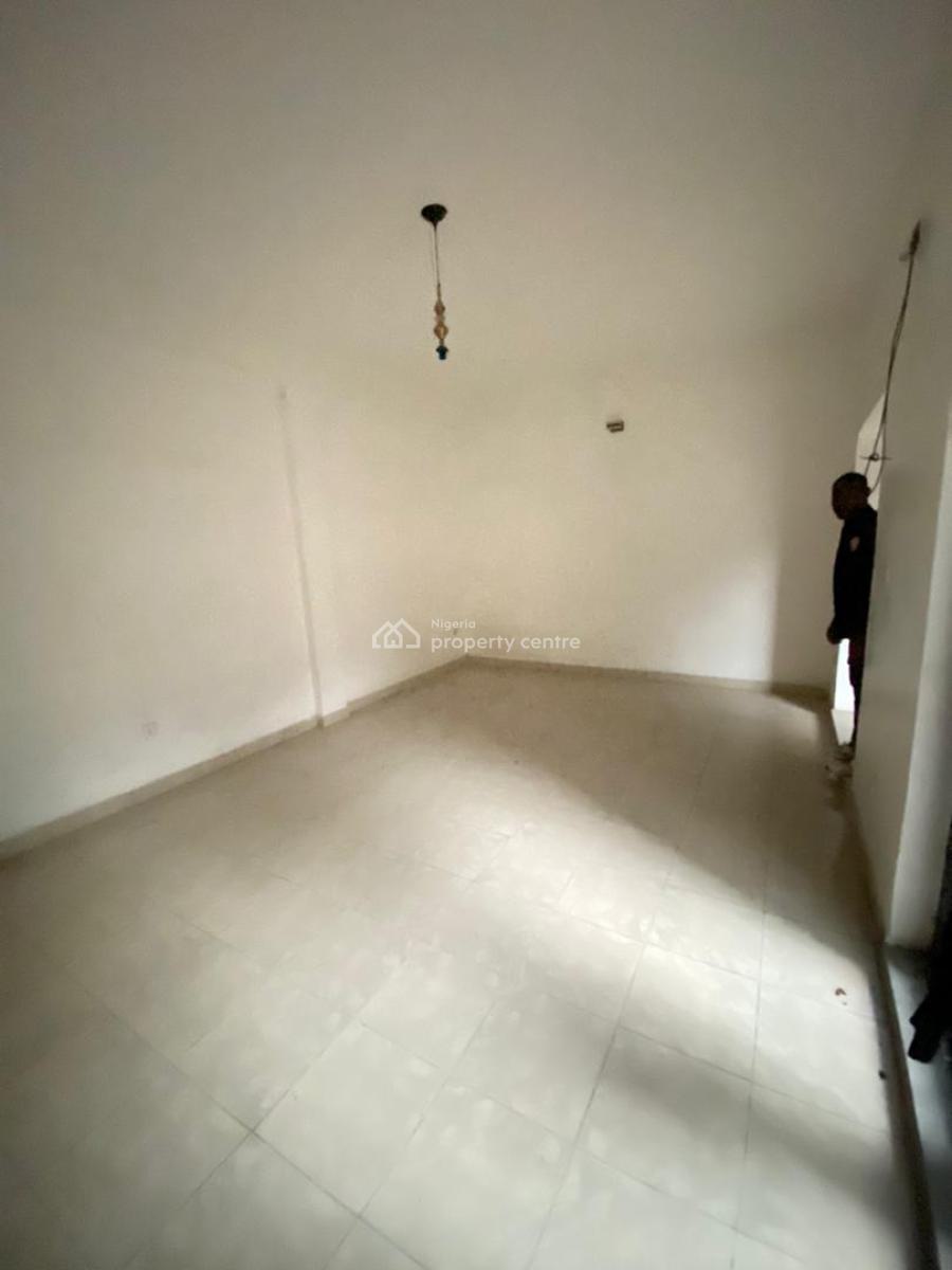 Executive Commercial Very Spacious Well Built 5 Bedroom with Bq, Lekki Phase 1, Lekki, Lagos, Commercial Property for Rent