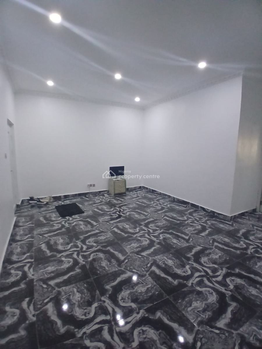 2 Bedrooms Flat with Bq, Peter Idimogo Close, Katampe, Abuja, Flat / Apartment for Rent