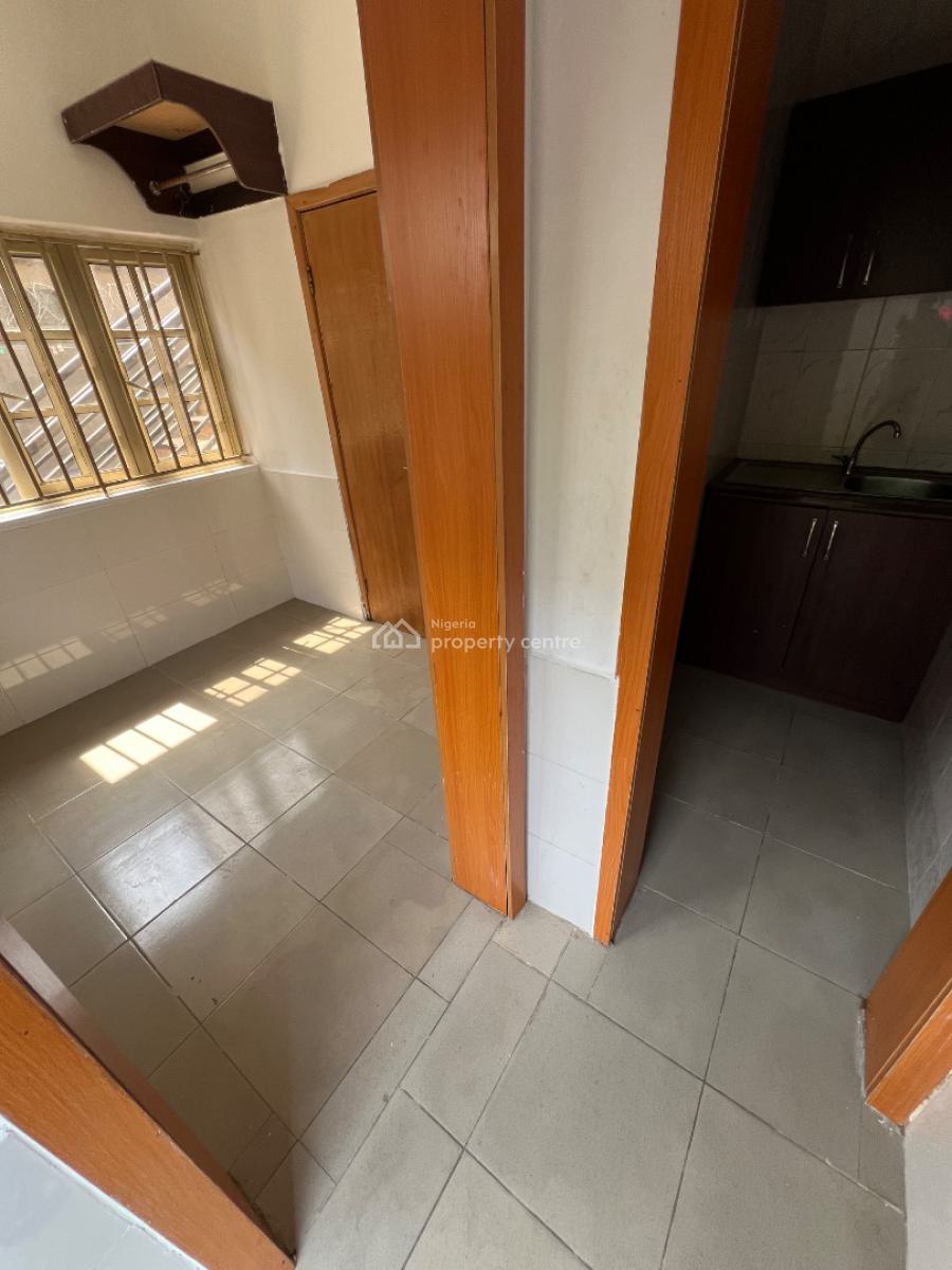 Self-contain Bq in The Heart of Lekki Phase 1, Lekki Phase 1, Lekki, Lagos, Self Contain (single Rooms) for Rent