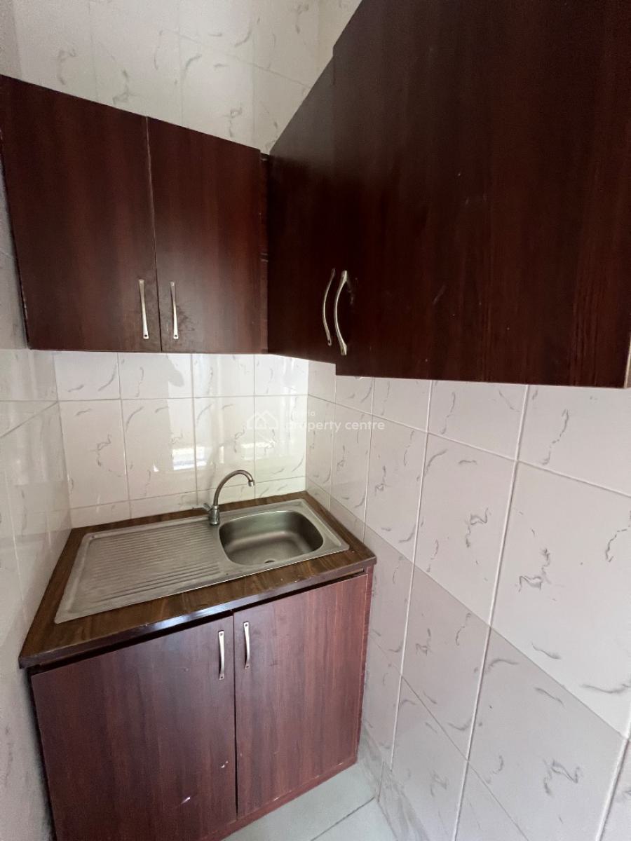 Self-contain Bq in The Heart of Lekki Phase 1, Lekki Phase 1, Lekki, Lagos, Self Contain (single Rooms) for Rent