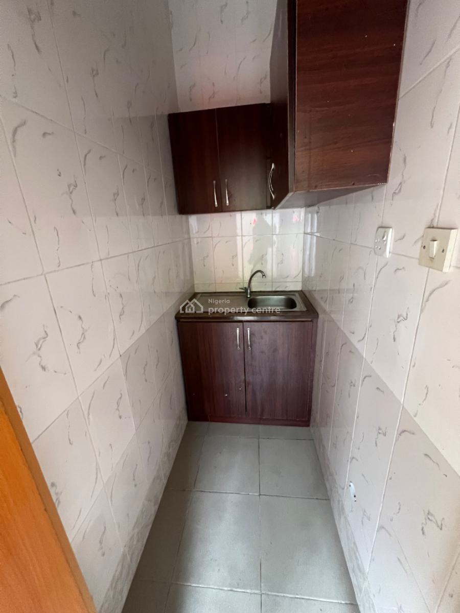 Self-contain Bq in The Heart of Lekki Phase 1, Lekki Phase 1, Lekki, Lagos, Self Contain (single Rooms) for Rent
