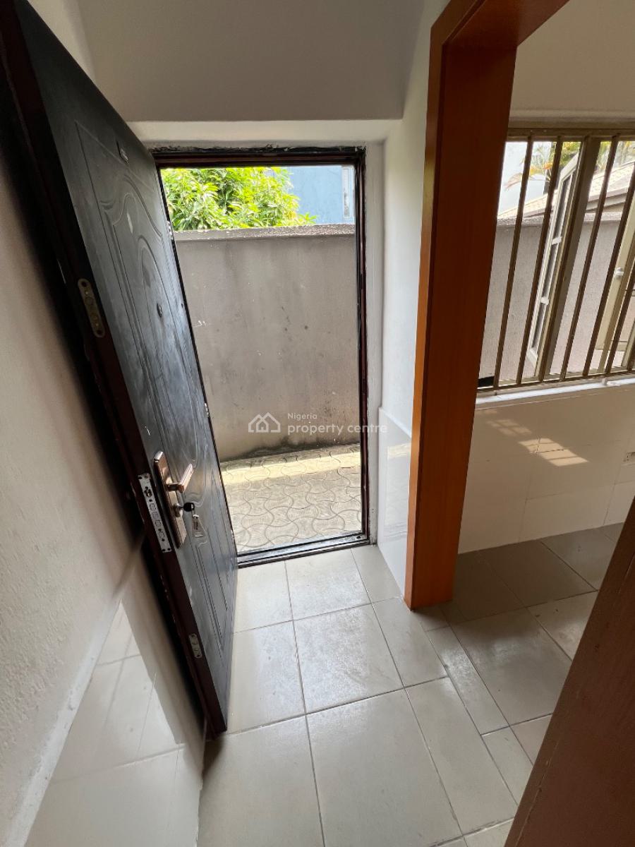 Self-contain Bq in The Heart of Lekki Phase 1, Lekki Phase 1, Lekki, Lagos, Self Contain (single Rooms) for Rent