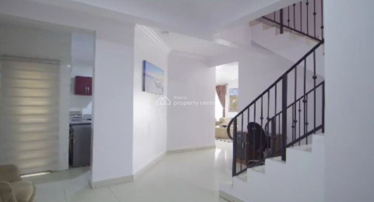 Fully Furnished and Serviced 3 Bedroom Penthouse, Cromwell Estate, Lekki, Lagos, Flat / Apartment Short Let