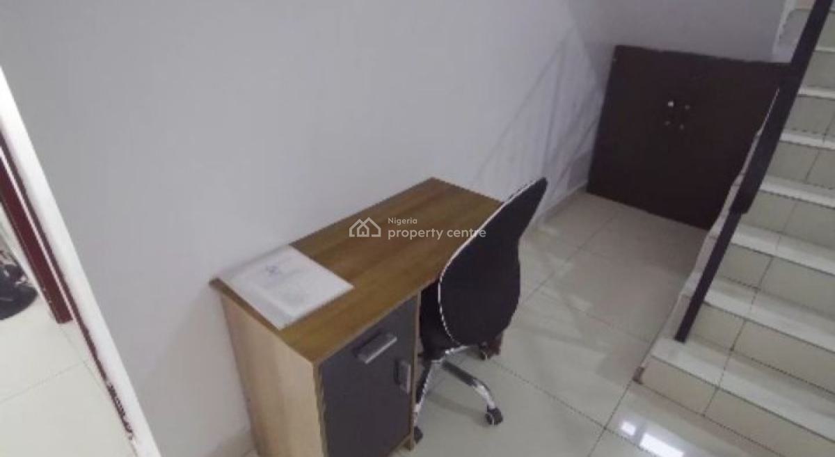 Fully Furnished and Serviced 3 Bedroom Penthouse, Cromwell Estate, Lekki, Lagos, Flat / Apartment Short Let