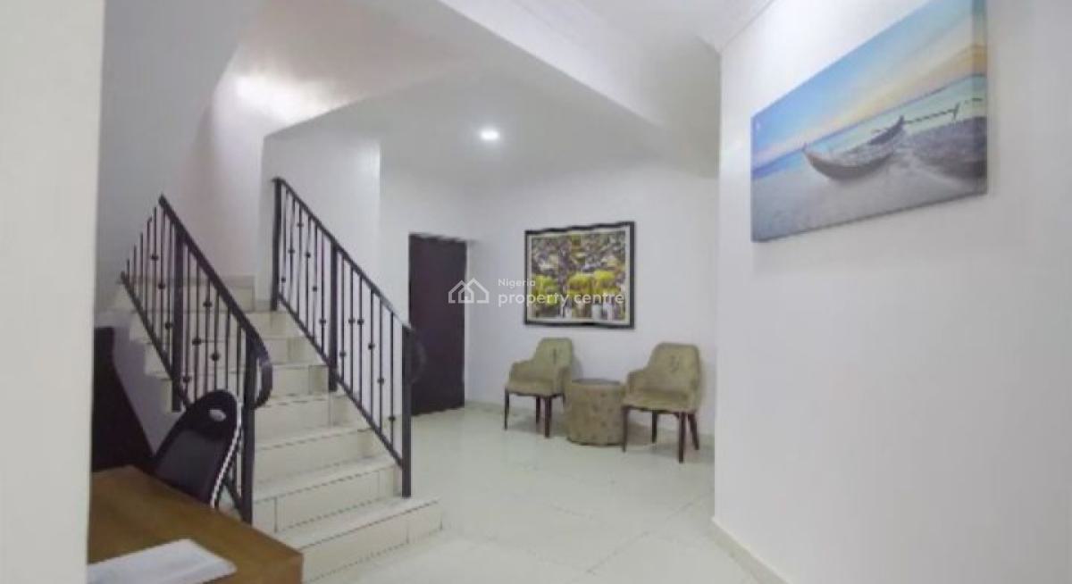 Fully Furnished and Serviced 3 Bedroom Penthouse, Cromwell Estate, Lekki, Lagos, Flat / Apartment Short Let