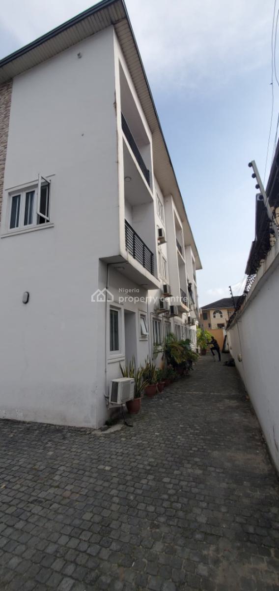 Well Finished Self Serviced 3 Bedroom Terrace with a Room Bq, Lekki Phase 1, Lekki, Lagos, Terraced Duplex for Rent
