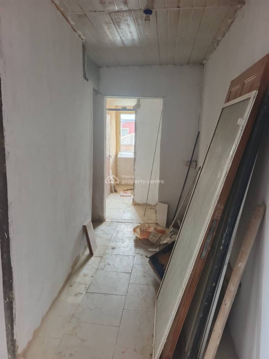 2 Units of 2 Bedrooms Flat, Upstairs, Soluyi, Gbagada, Lagos, Flat / Apartment for Rent