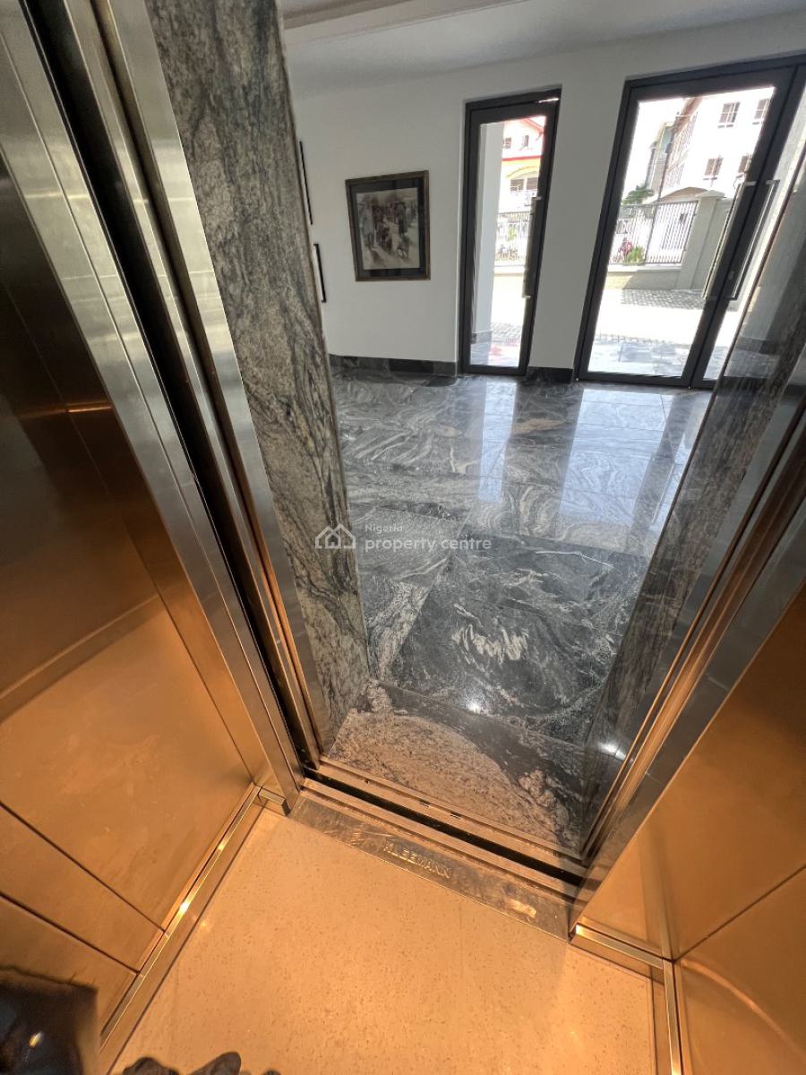 Rooftop Open Plan Office,  Also Suitable for Restaurant, Bar, Events, Lekki Phase 1, Lekki, Lagos, Office Space for Rent