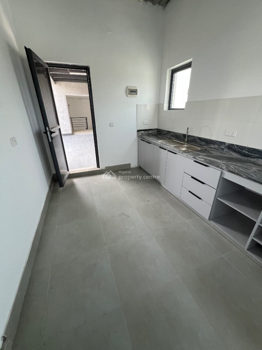 Rooftop Open Plan Office,  Also Suitable for Restaurant, Bar, Events, Lekki Phase 1, Lekki, Lagos, Office Space for Rent