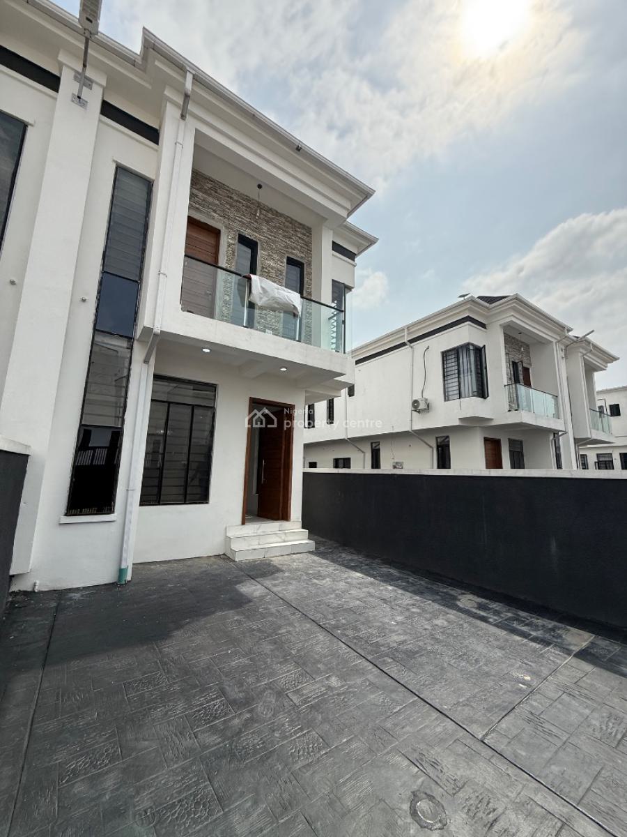 4 Bedroom Semi Detached with Bq for Distress, Ikota Villa Estate, Ikota, Lekki, Lagos, Semi-detached Duplex for Sale
