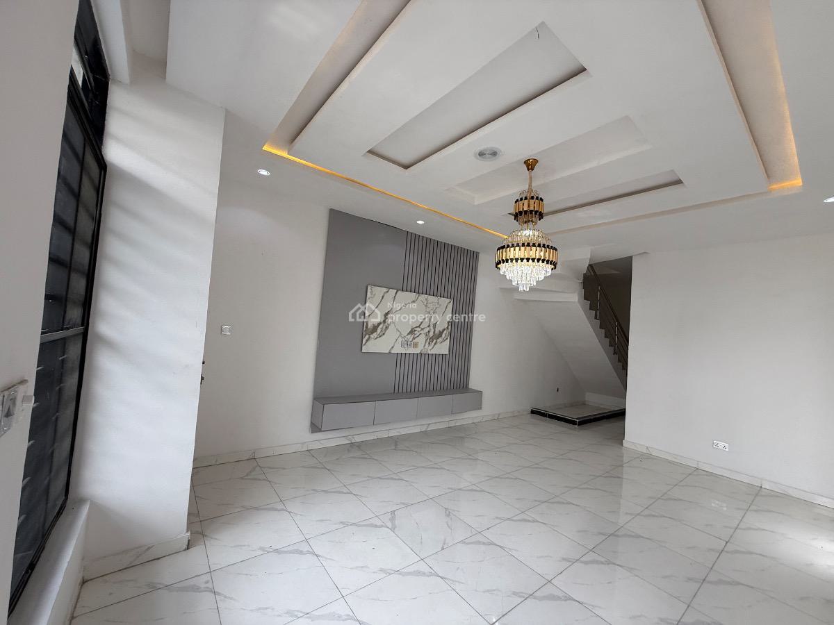 4 Bedroom Semi Detached with Bq for Distress, Ikota Villa Estate, Ikota, Lekki, Lagos, Semi-detached Duplex for Sale