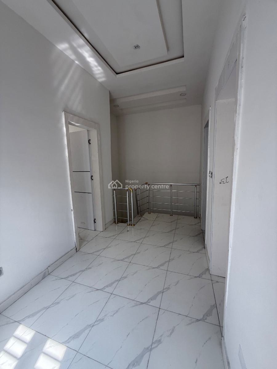 4 Bedroom Semi Detached with Bq for Distress, Ikota Villa Estate, Ikota, Lekki, Lagos, Semi-detached Duplex for Sale