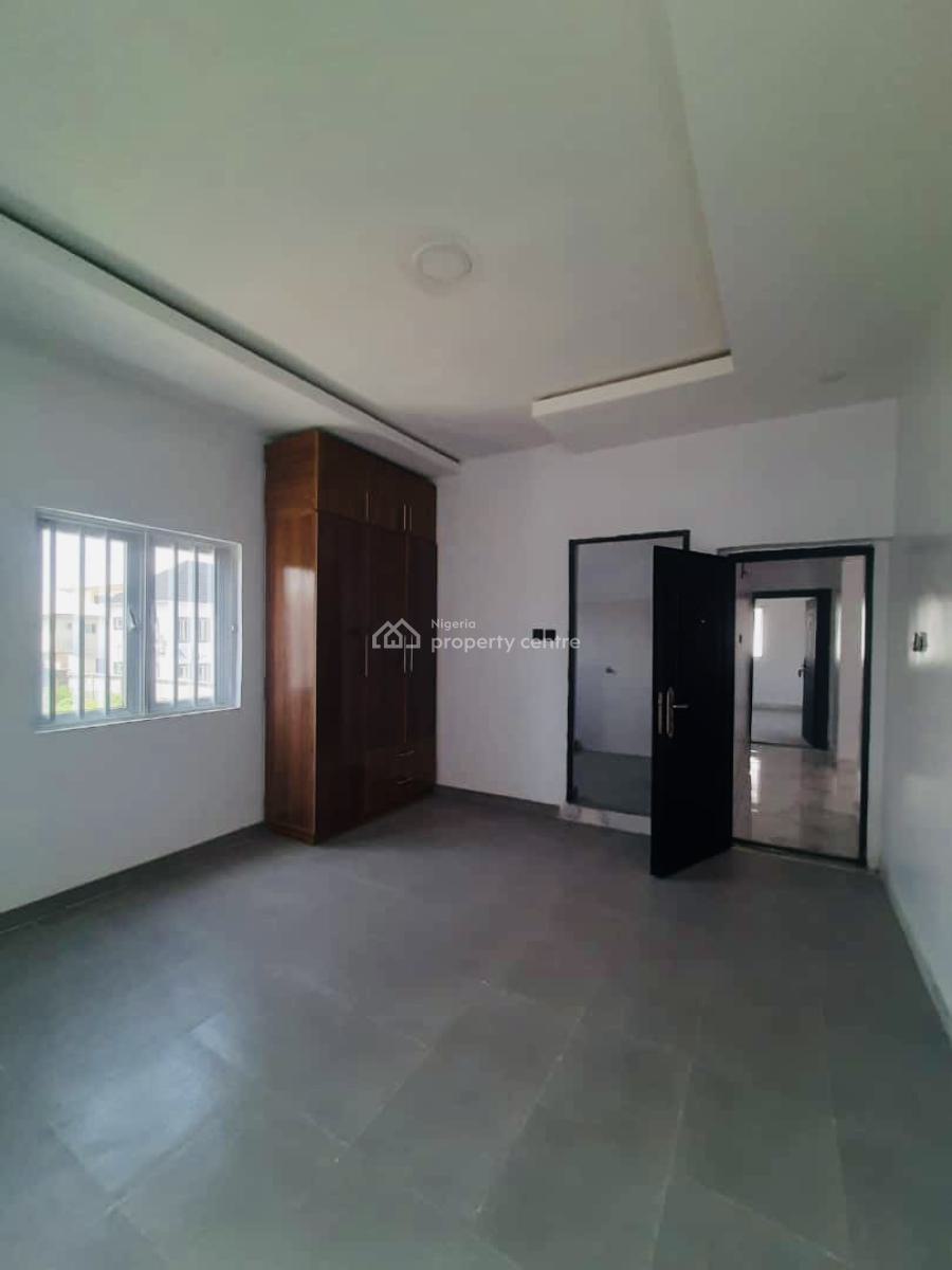 Distress Deal! Exquisite and Spacious 2 Bedroom Apartment, Sangotedo, Ajah, Lagos, Flat / Apartment for Sale