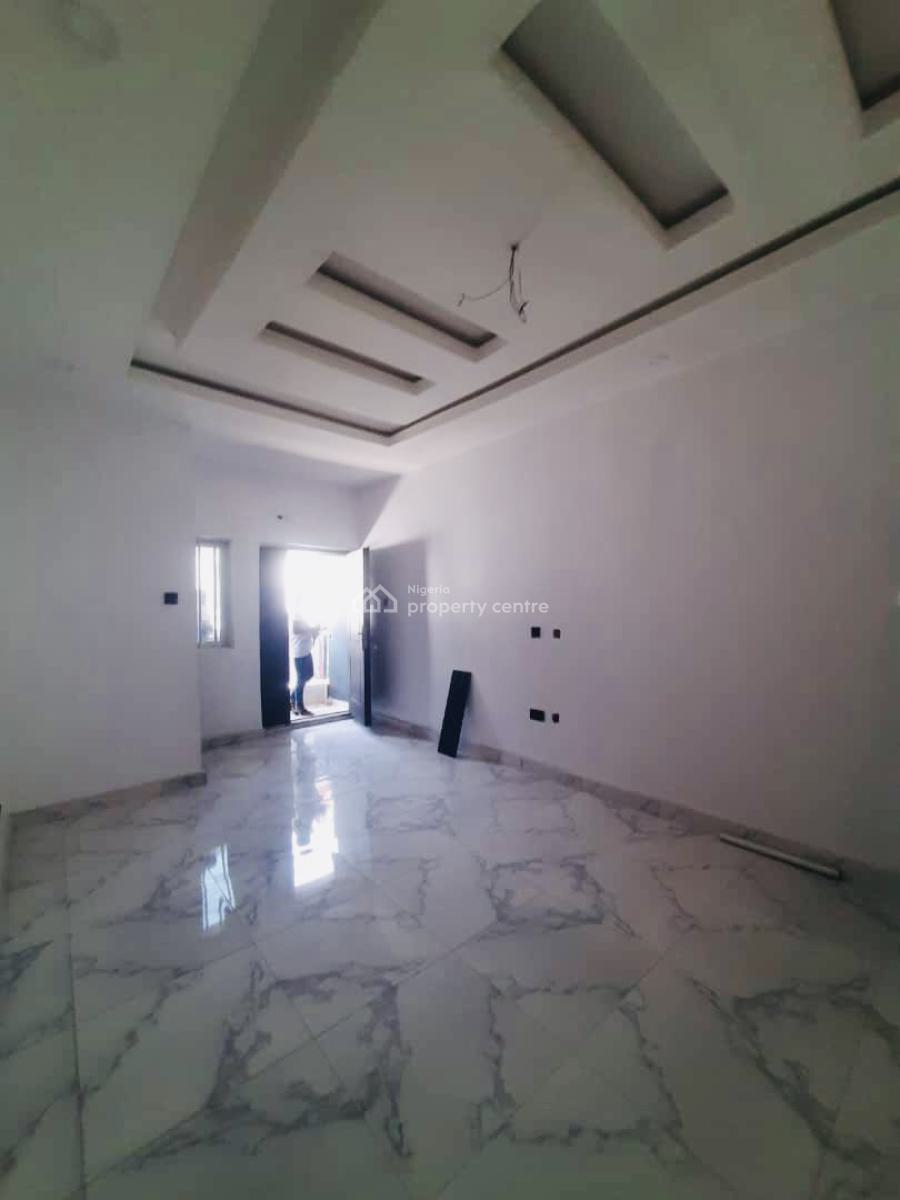Distress Deal! Exquisite and Spacious 2 Bedroom Apartment, Sangotedo, Ajah, Lagos, Flat / Apartment for Sale