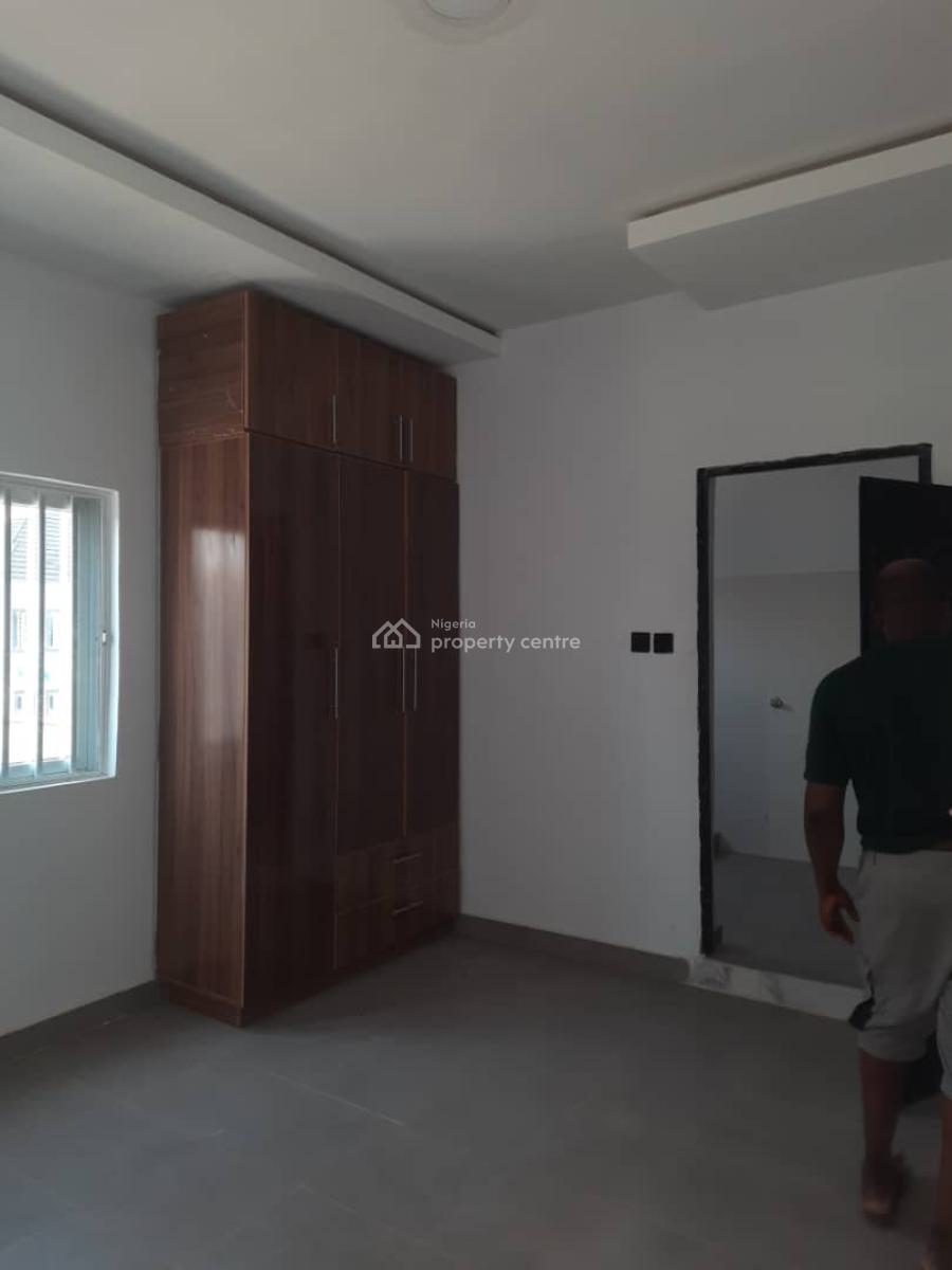 Distress Deal! Exquisite and Spacious 2 Bedroom Apartment, Sangotedo, Ajah, Lagos, Flat / Apartment for Sale