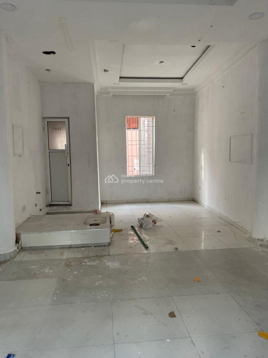 Spacious Shop, Agungi, Lekki Expressway, Lekki, Lagos, Shop for Rent