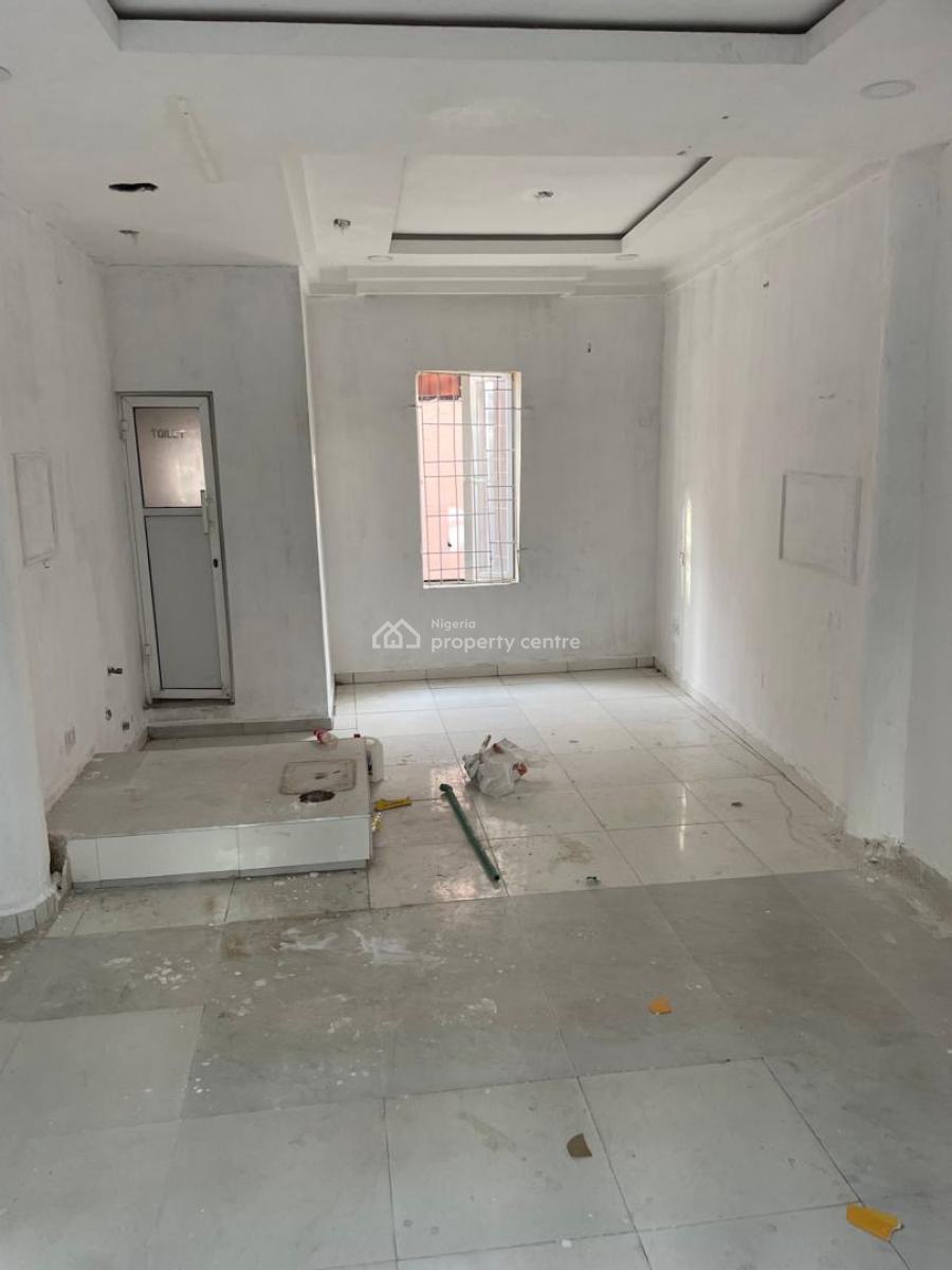 Spacious Shop, Agungi, Lekki Expressway, Lekki, Lagos, Shop for Rent