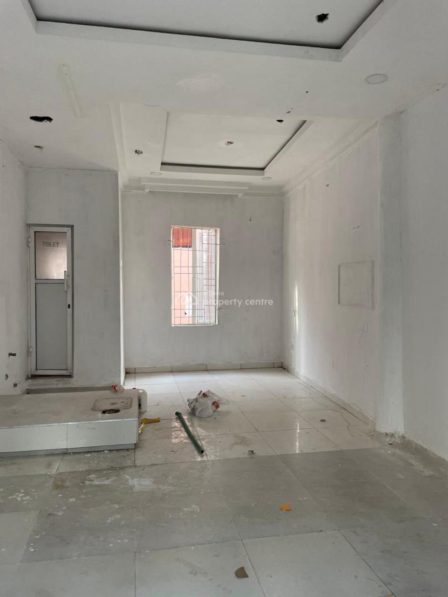 Spacious Shop, Agungi, Lekki Expressway, Lekki, Lagos, Shop for Rent