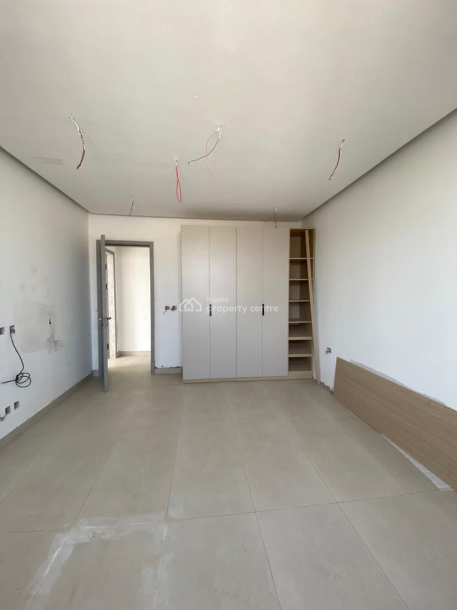 Fully Serviced 2 Bedroom Apartment with Rooftop Swimming Pool, Lekki Phase 1, Lekki, Lagos, Flat / Apartment for Sale