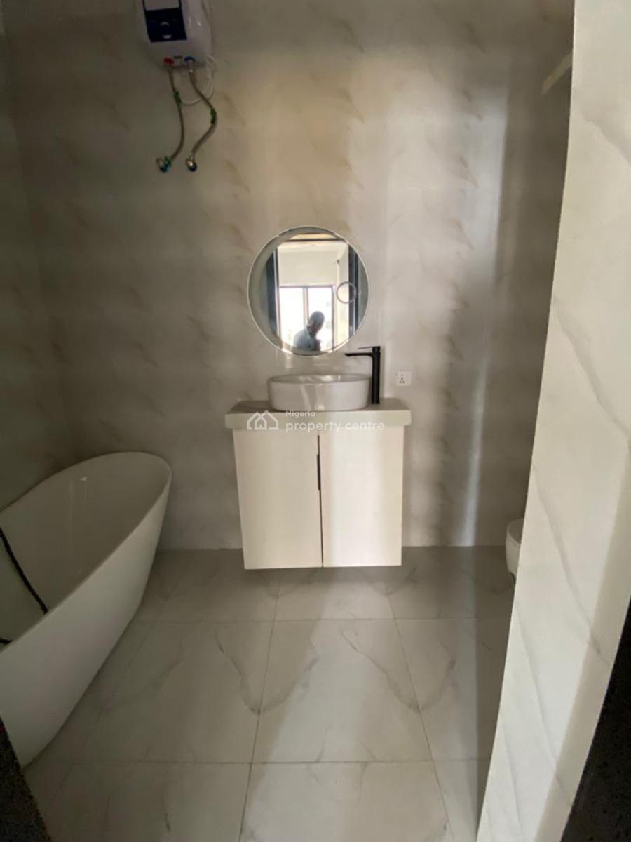 Exquisite 4 Bedroom Semi-detached Duplex with Bq, Chevron, Lekki Phase 2, Lekki, Lagos, Semi-detached Duplex for Rent