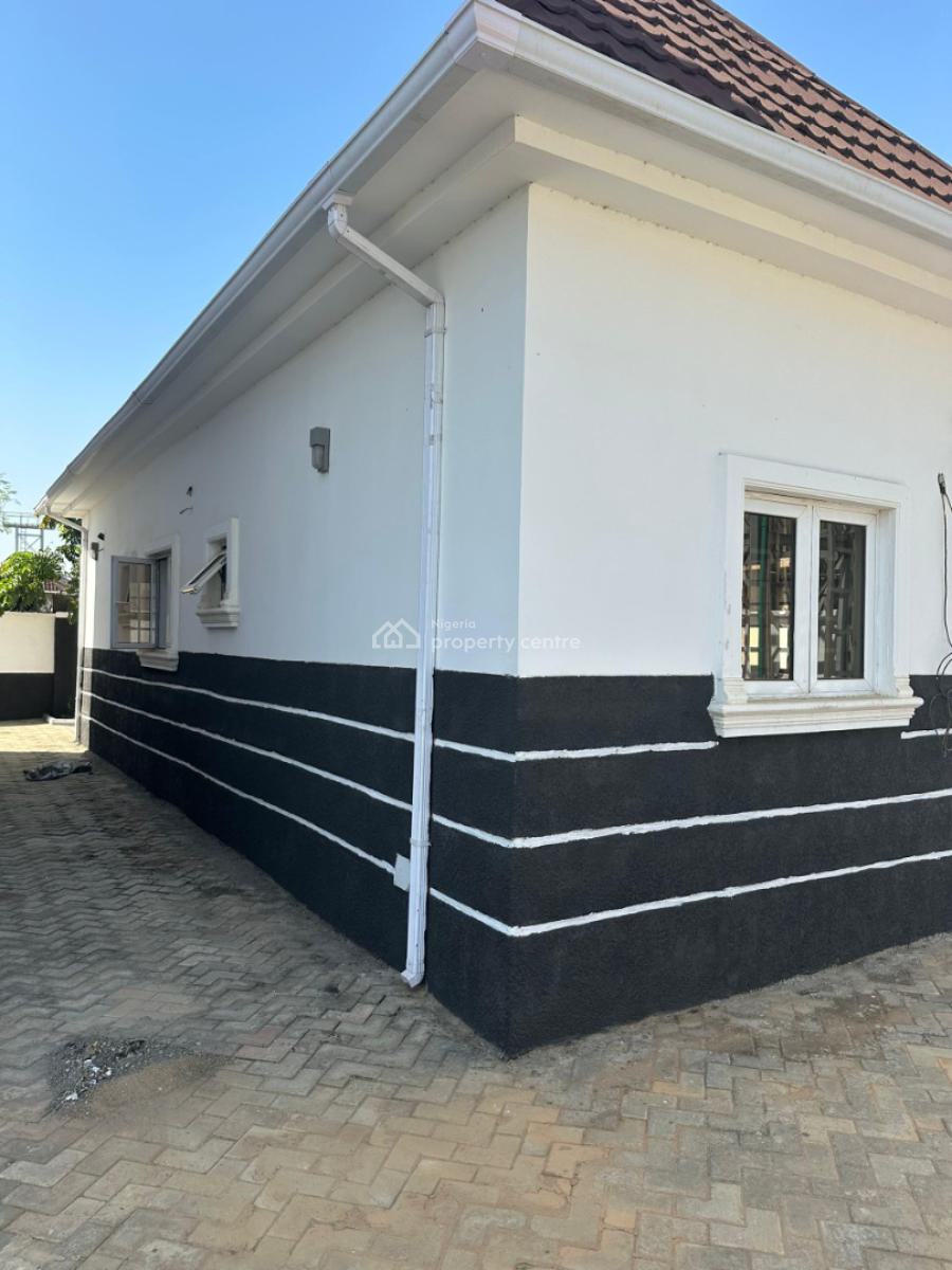 1unit of 1bedroom &1unit of Self-contain, Nnpc Estate Lifecamp, Life Camp, Abuja, Flat / Apartment for Rent