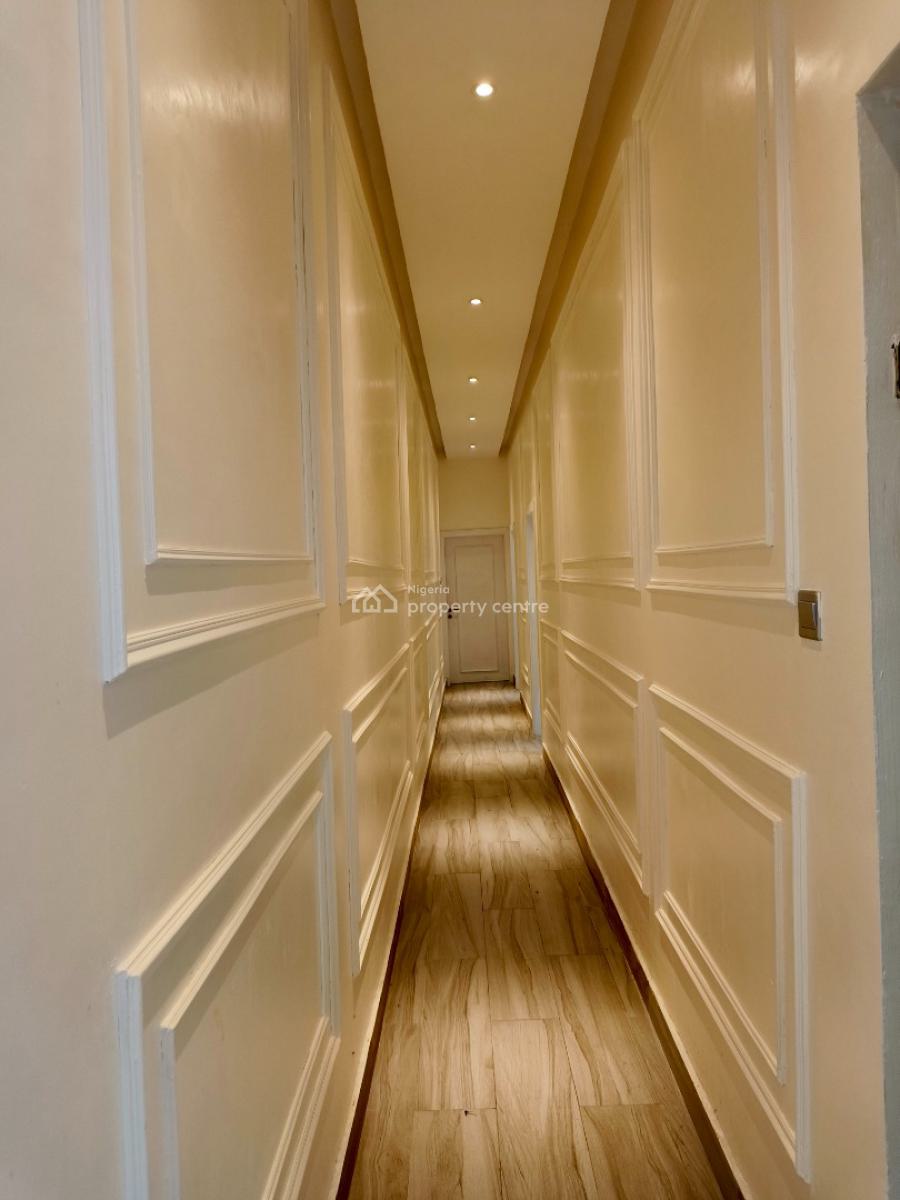 Well Renovated and Remodeled 3 Bedroom Pent Plus Bq, Ikoyi, Lagos, Flat / Apartment for Sale