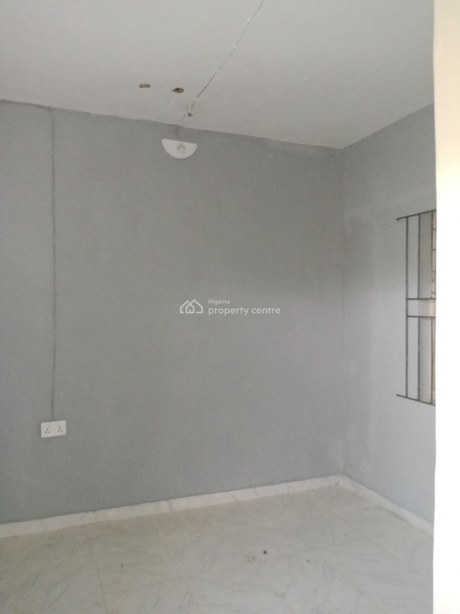 Pay and Pack in Clean Mini Flat, Haruna Off College Road, Ogba, Ikeja, Lagos, Mini Flat (room and Parlour) for Rent