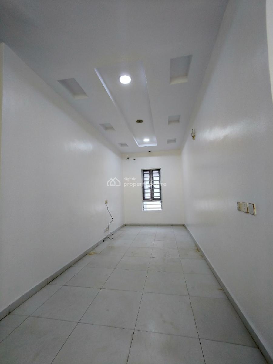 Well Renovated Beautiful 5 Bedroom Detached Plus Bq, Chevron, Lekki, Lagos, Detached Duplex for Rent