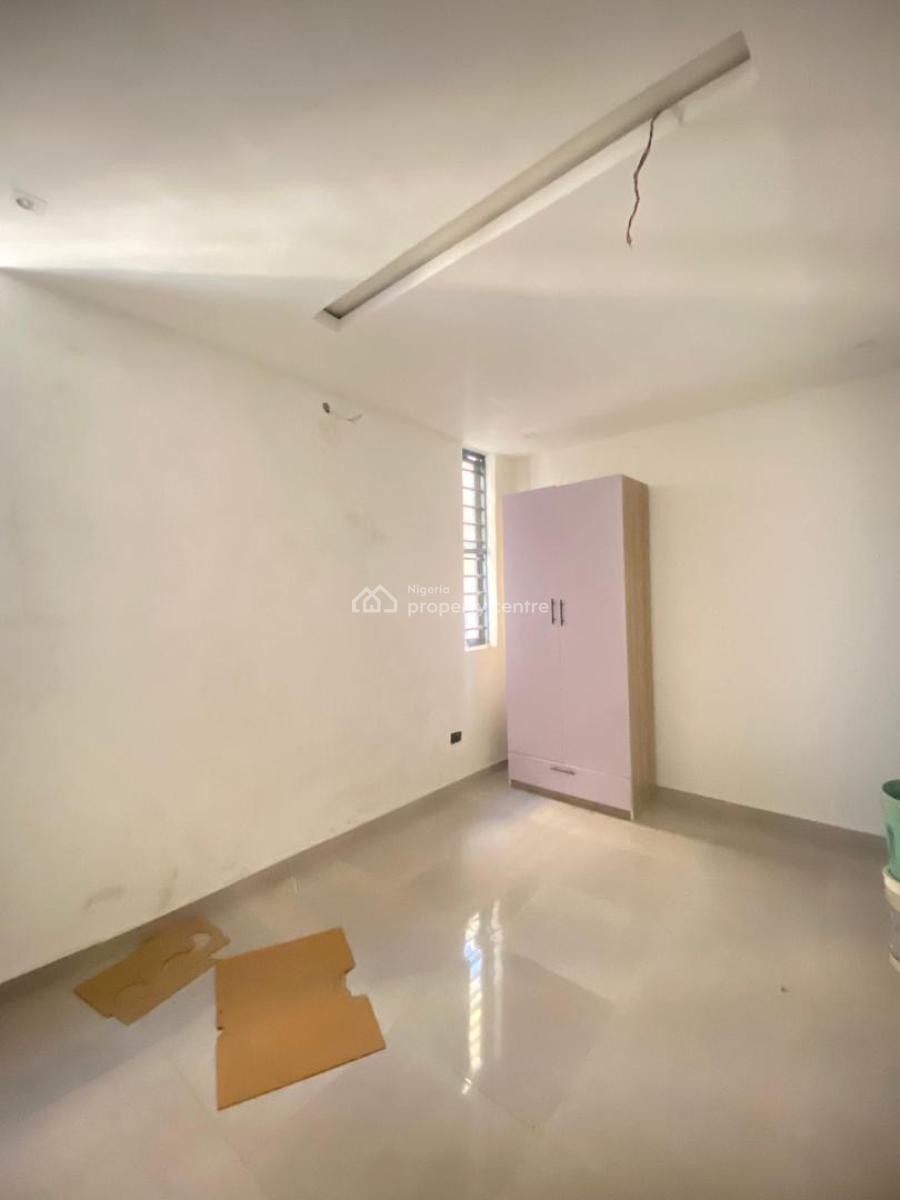 Nicely Built 2 Bedroom Apartment with Pool, Gym & Kids Play Area., Ologolo, Lekki, Lagos, Flat / Apartment for Sale