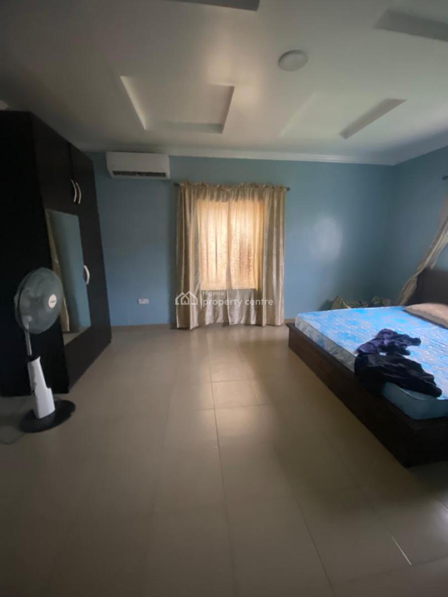 Standard 3 Bedroom Flat Upstairs, Osapa, Lekki, Lagos, Flat / Apartment for Rent