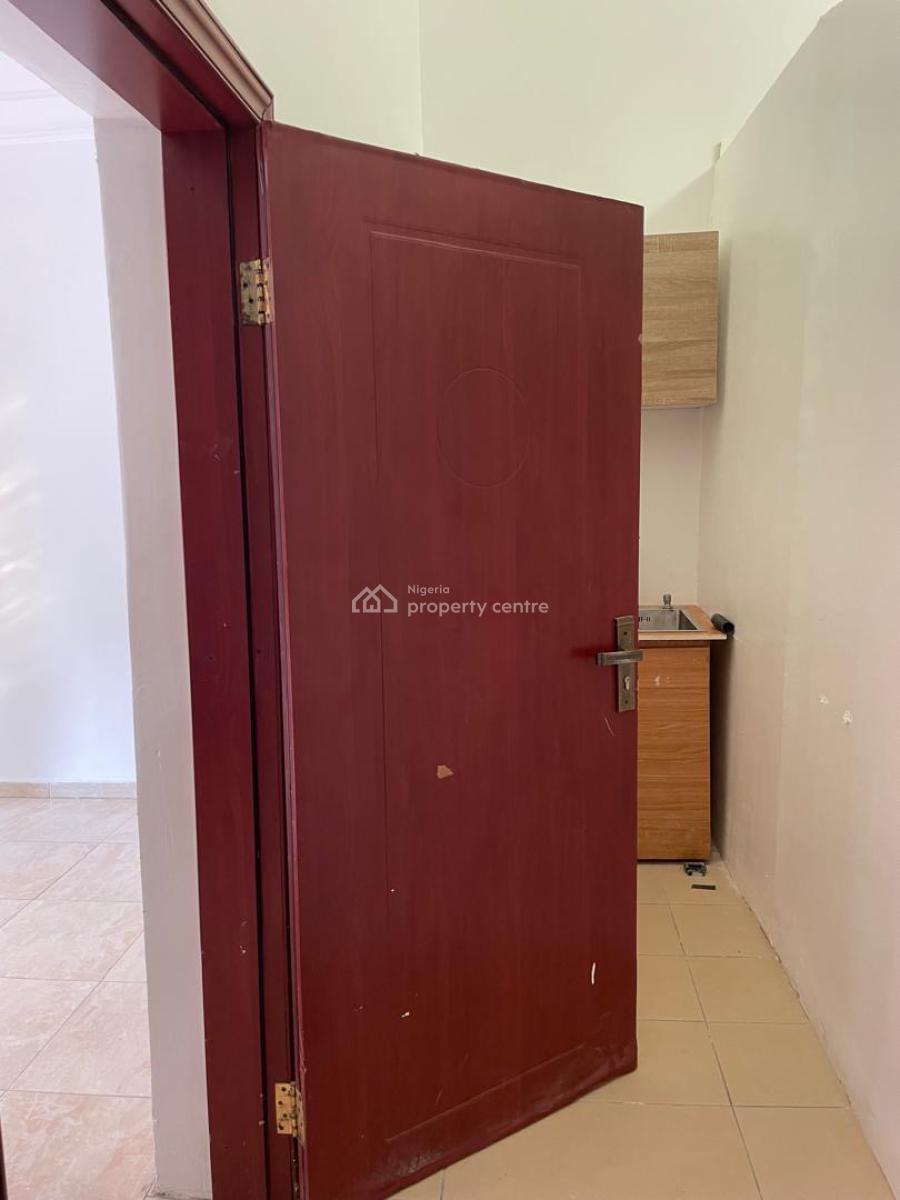 Specious Studio with Personal Meter, Chevron Drive, Lekki Expressway, Lekki, Lagos, Self Contain (single Rooms) for Rent