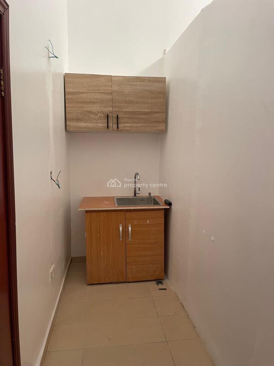 Specious Studio with Personal Meter, Chevron Drive, Lekki Expressway, Lekki, Lagos, Self Contain (single Rooms) for Rent