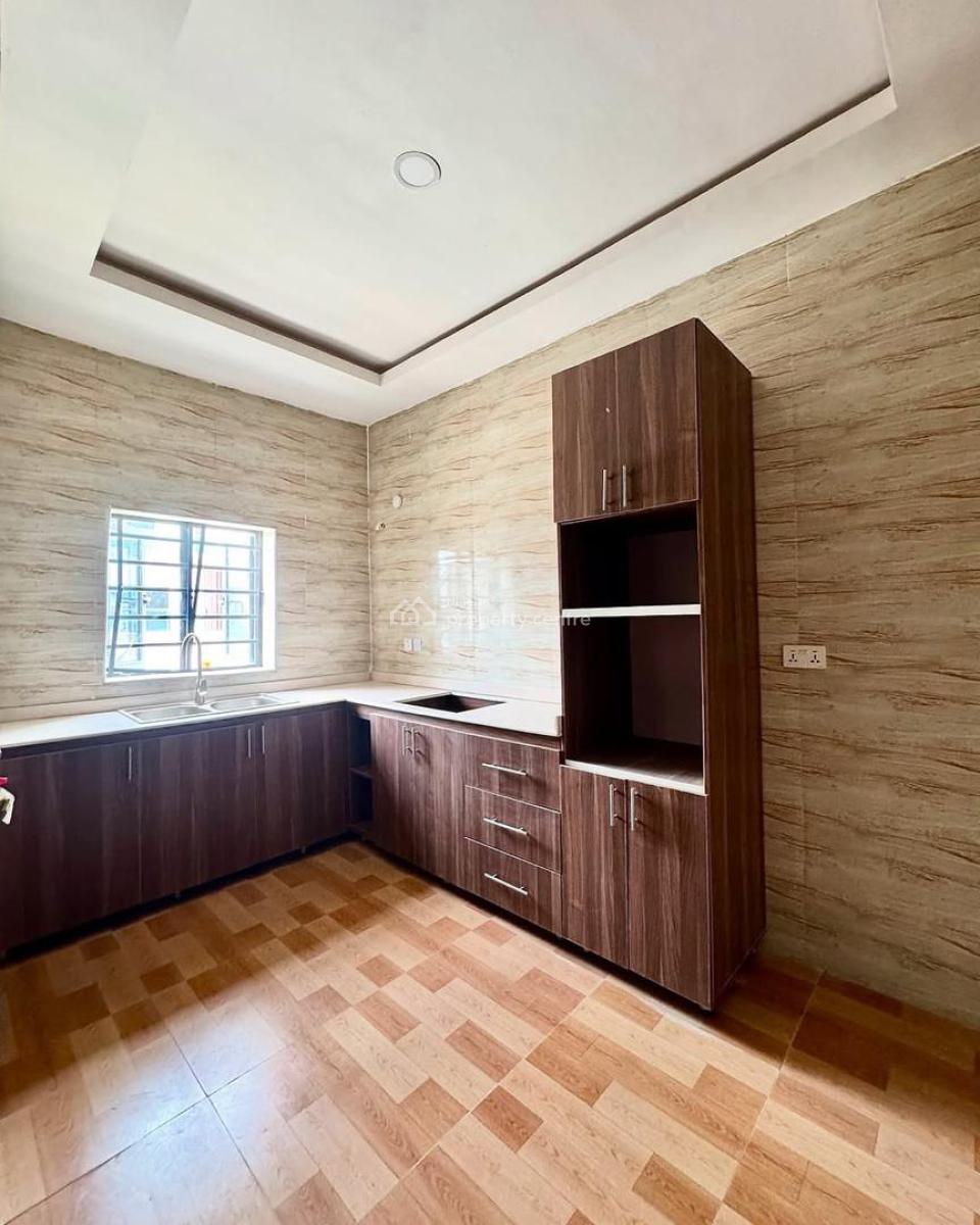 Serviced 3 Bedrooms Apartment with Bq Available, Orchid Estate, Lekki, Lagos, Flat / Apartment for Sale