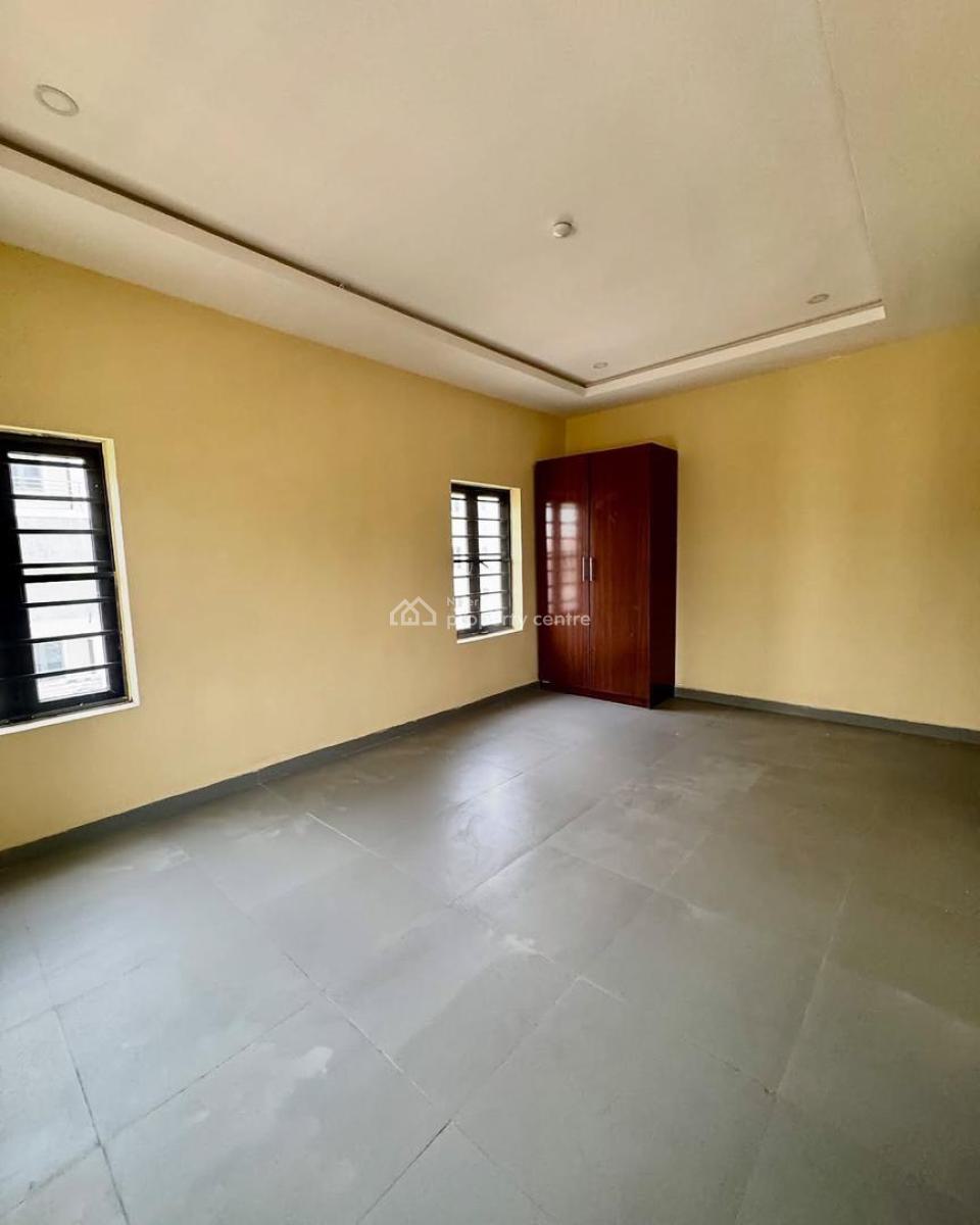 Serviced 3 Bedrooms Apartment with Bq Available, Orchid Estate, Lekki, Lagos, Flat / Apartment for Sale