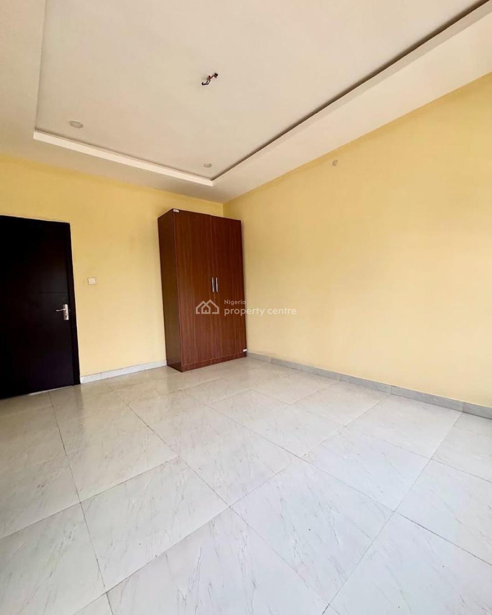 Serviced 3 Bedrooms Apartment with Bq Available, Orchid Estate, Lekki, Lagos, Flat / Apartment for Sale