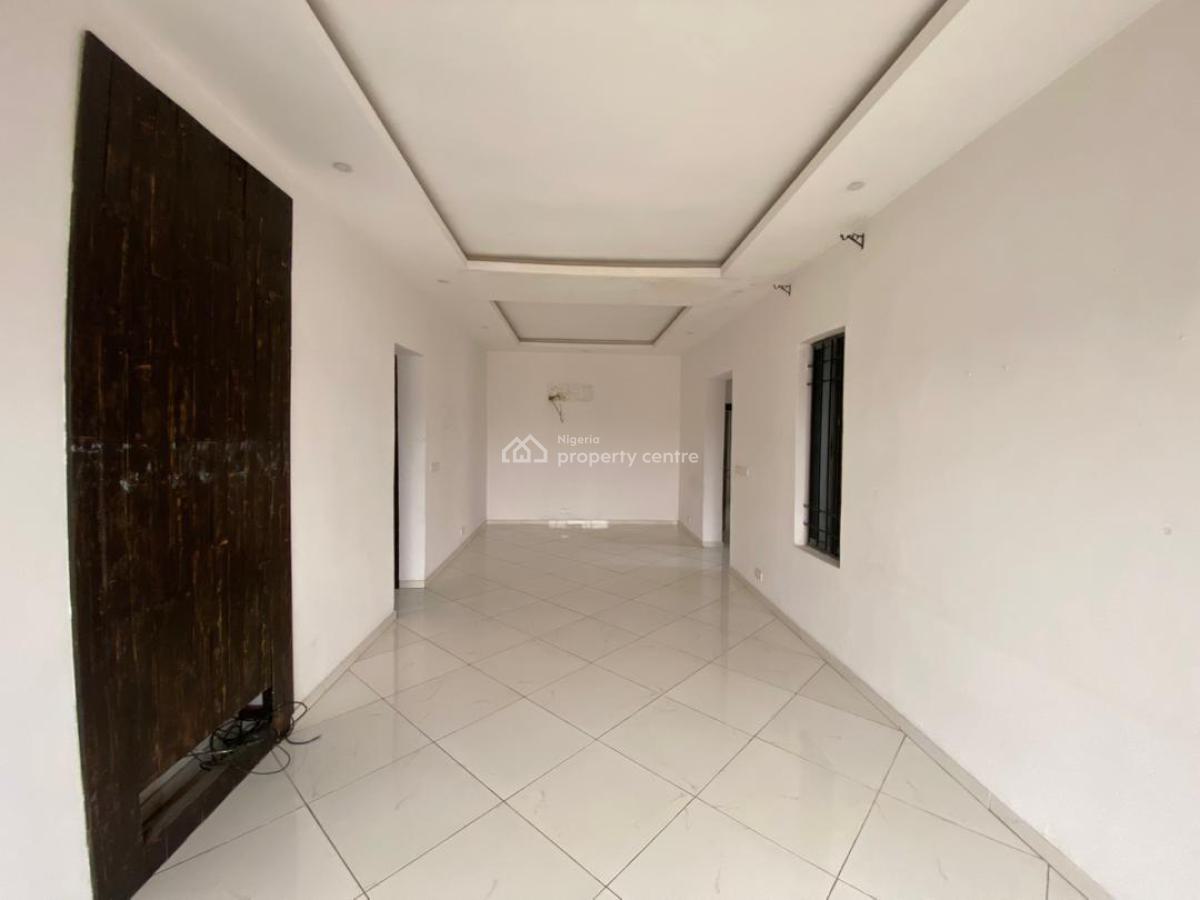 Serviced 3 Bedrooms Apartment with Bq Available, Orchid Estate, Lekki, Lagos, Flat / Apartment for Sale